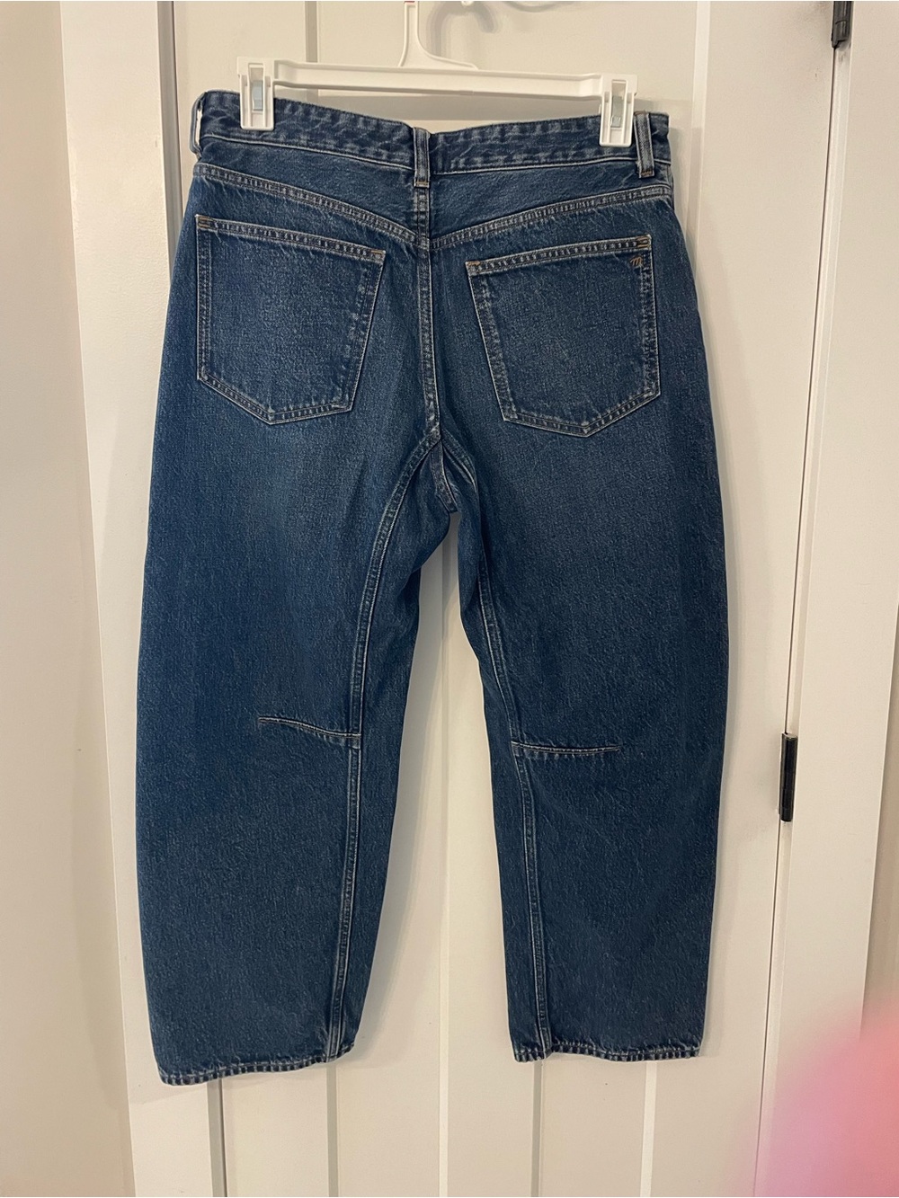 Madewell - The Darted Barrel-Leg Jean - Dark Blue - Picture 3 of 7